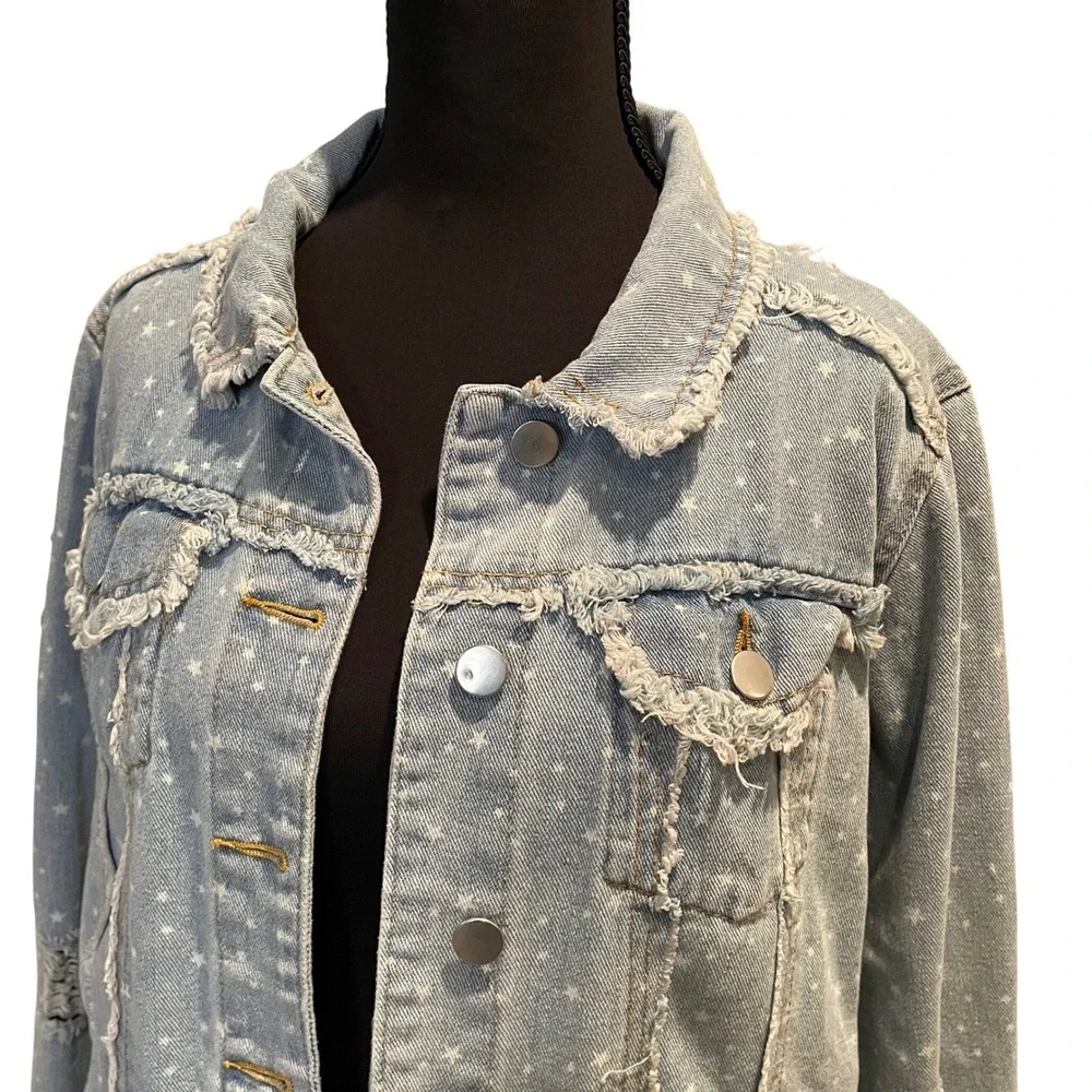 POL Oversized Light Wash‎ Denim Jacket Stars Distressed Frayed Collar S Festival